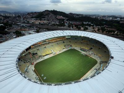 Maracanã é reaberto com amistoso de estrelas - Jornal da Manhã - 46 anos