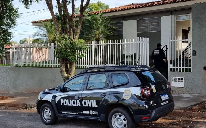 Pol Cia Civil Cumpre Mandados Em Casas De M Dicos De Uberaba