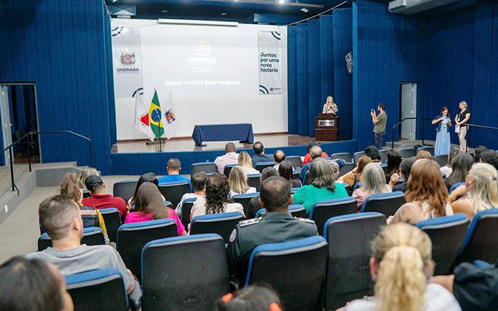 Entrega de certificados de brigadistas para educadores em 2022 (Foto/Divulgação)