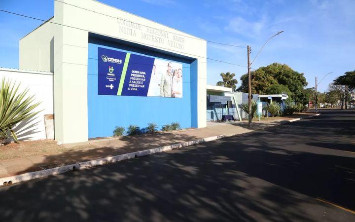 Instalada em prédio atrás do Hospital Regional, a unidade tem capacidade para, aproximadamente, 200 a 250 atendimentos diários ( )