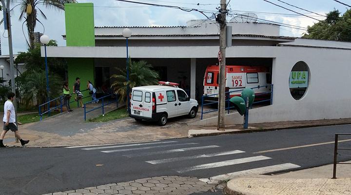 Paciente foge da UPA do São Benedito levando cadeira de rodas  (Foto/Jairo Chagas/Arquivo JM)