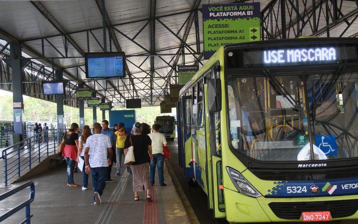 Prefeita ressaltou que o município já vem destinando recursos próprios às empresas de transporte coletivo na tentativa de conter o reajuste da tarifa (Jairo Chagas)