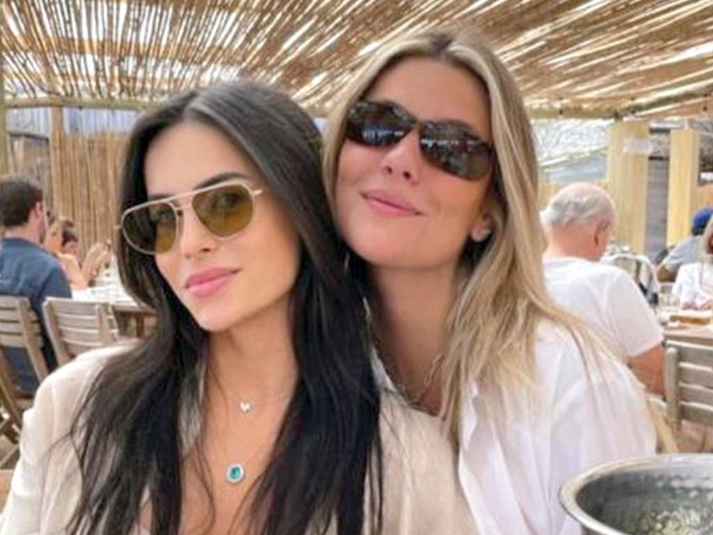 As lindas Maria Paula Montes e Duda Amaral prontas para a chegada de 2023 