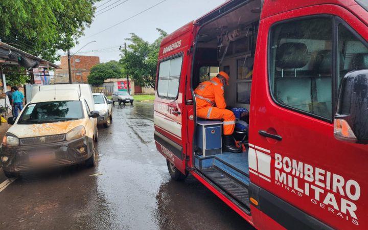 Em Uberaba, Corpo de Bombeiros resgata motociclista (Foto/Divulgação/Corpo de Bombeiros de Uberaba)