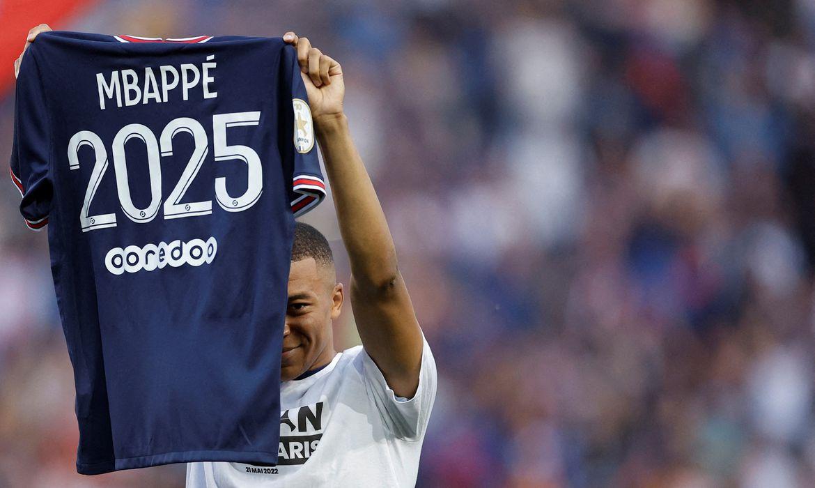  Mbappé fez 44 gols pelo PSG em 2022 e 12 pela França, sendo oito apenas na Copa do Mundo. Esse foi o ano que mais vezes  ele balançou as redes. (Foto/Christian Hartman/Reuters/Agencia Brasil)