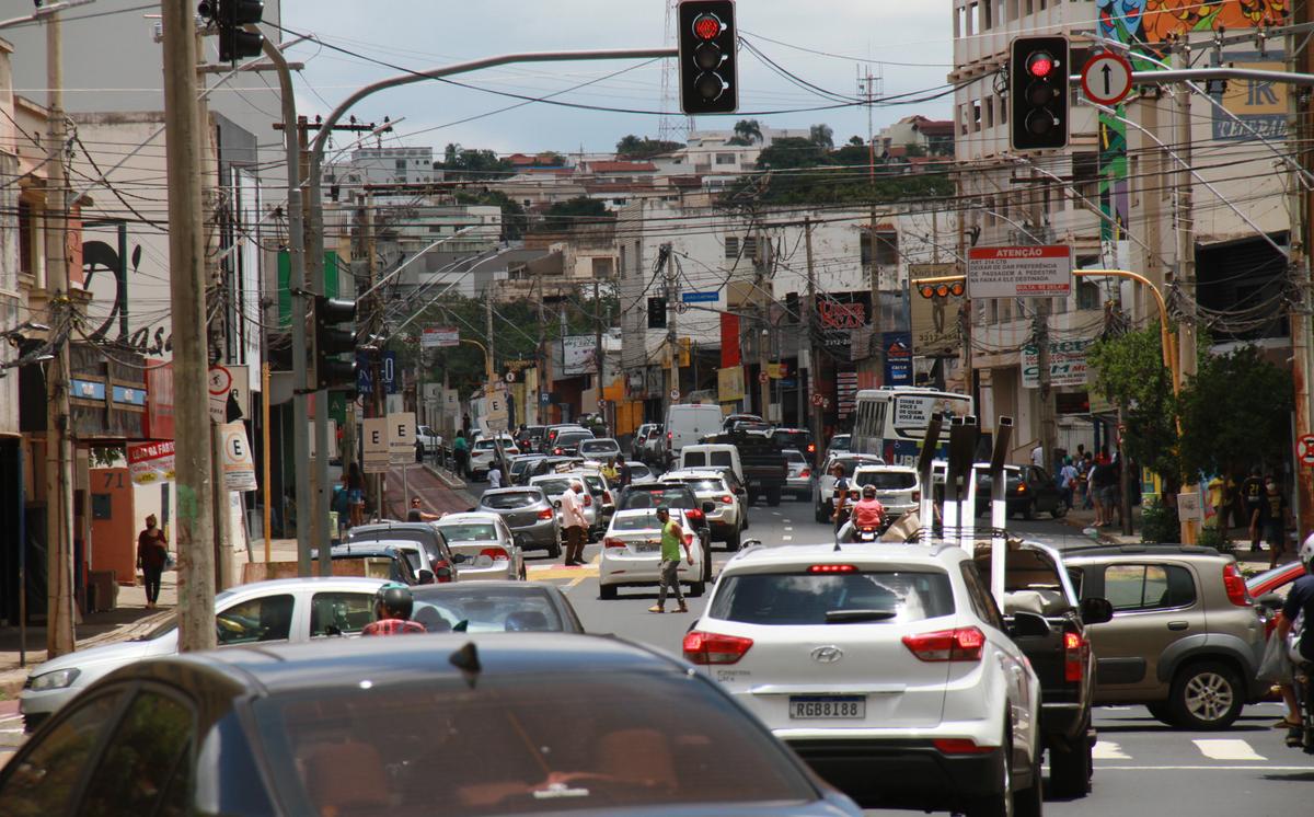 Trânsito em Uberaba (Foto/Arquivo JM)