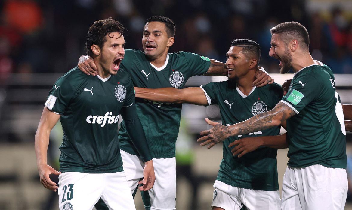 Jogadores do Palmeiras estão de volta das férias. Sete atletas foram promovidos das categorias de base (Foto/Mathew Childs)