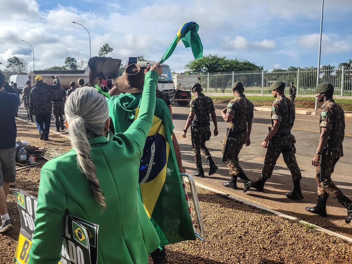 Grupo de apoiadores do ex-presidente Jair Bolsonaro continua mobilizado em discordância à eleição (Foto/Sputnik Brasil)