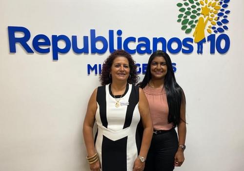 Regina Coeli recebe as bênçãos da estadual Joelma (Foto/Arquivo Pessoal)