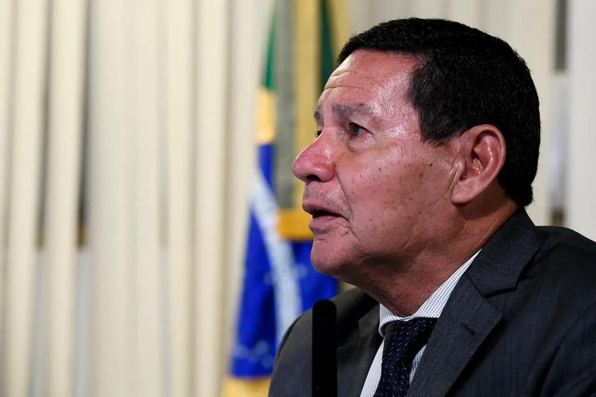 “Vivemos o governo da falta de noção, pois moeda única com Argentina e Venezuela significa não ter moeda”, publicou Mourão (Foto/Marcos Oliveira/Agência Senado)