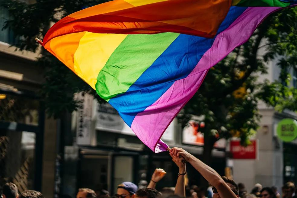 Bandeira LGBTQIAP+ (Foto/Ilustrativa/Reprodução)
