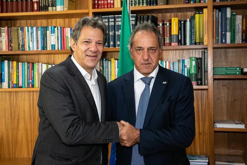 Fernando Haddad e o embaixador Daniel Scioli se encontraram na última terça-feira (3)  (Foto/Washington Costa/Ministério da Fazenda/Divulgação)