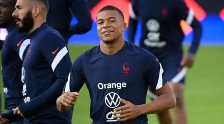 Kylian Mbappé rebateu as declarações do presidente da Federação Francesa pedindo respeito a Zenedine Zidane (Foto/Jornal The Guardian)