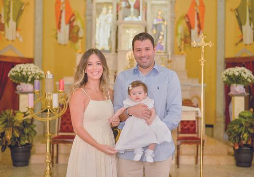 Cecília Delalibera e Lucas Rubinger batizaram a primogênita Alice e receberam os familiares para um almoço festivo na casa dos avós maternos da pequena assinado pela Chef Tuca Antônio (Foto/Selem Fotografia)