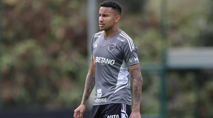 Jair se despediu dos companheiros do Atlético e embarcou nesta segunda-feira (9) para o Rio de Janeiro, com destino ao Vasco (Foto/Atlético-MG)