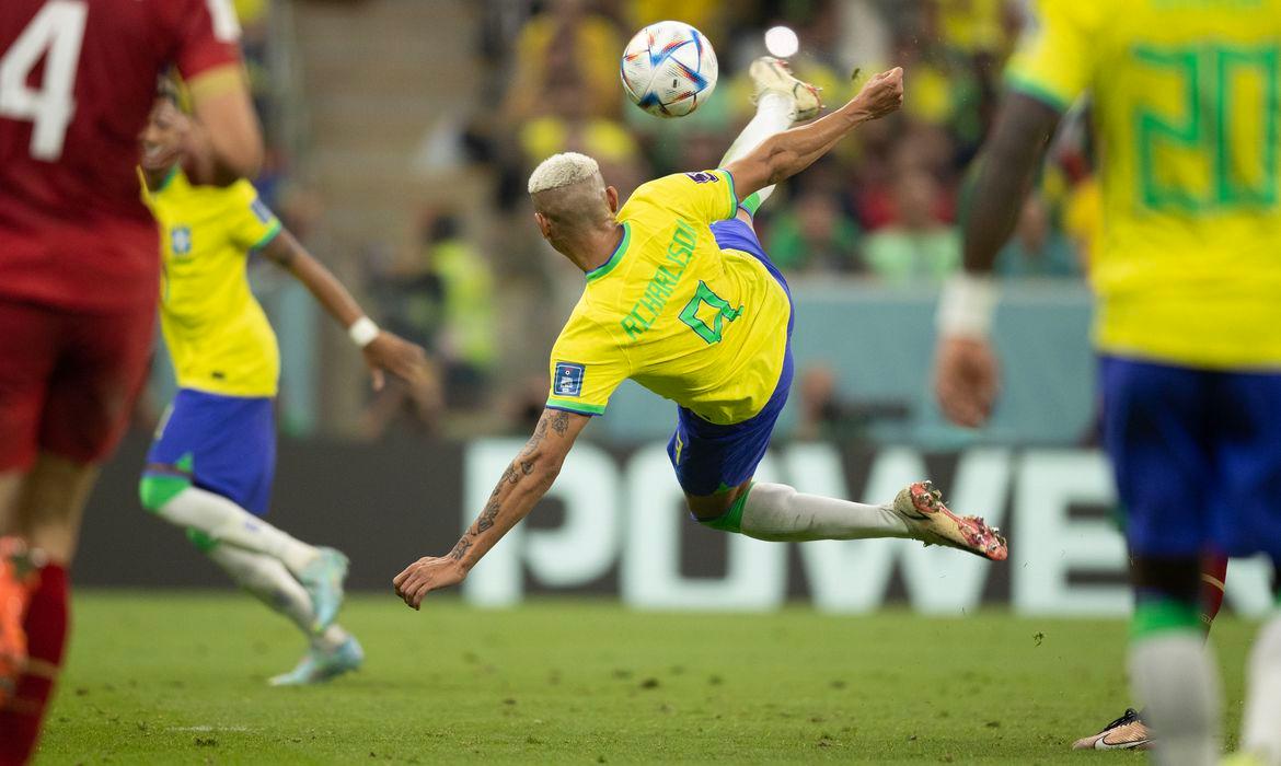 Golaço de Richarlison contra a Sérvia, na primeira partida do Brasil na Copa de 2022 (Foto/Agência Brasil)