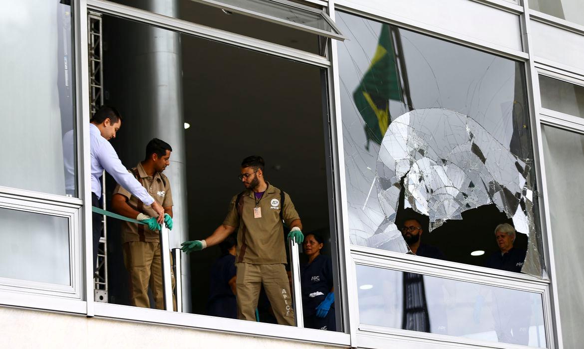 Justiça autoriza bloqueio de bens de acusados de depredação de prédios públicos durante atos em Brasília (Foto/Marcelo Camargo/Agência Brasil)