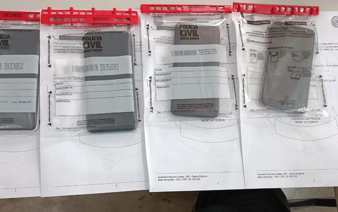 Vários celulares que teriam sido resultado de crime em Miguelópolis foram localizados durante a operação (Foto/Divulgação)