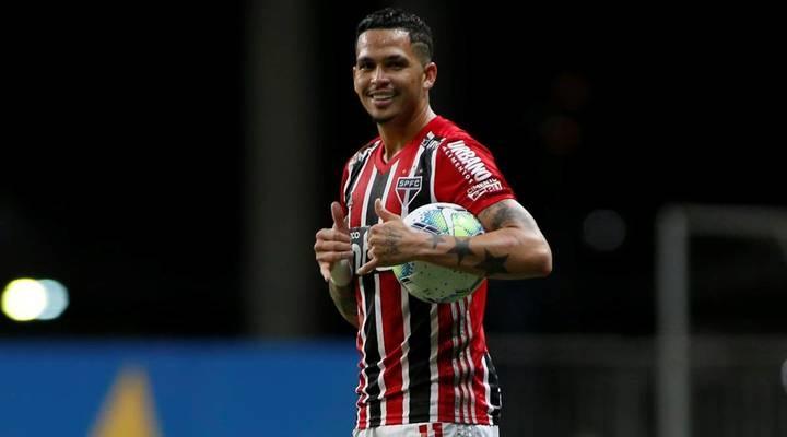 O atacante Luciano convocou os torcedores para a estreia do time no Campeonato Paulista (Foto/Miguel Schincariol/São Paulo Net)