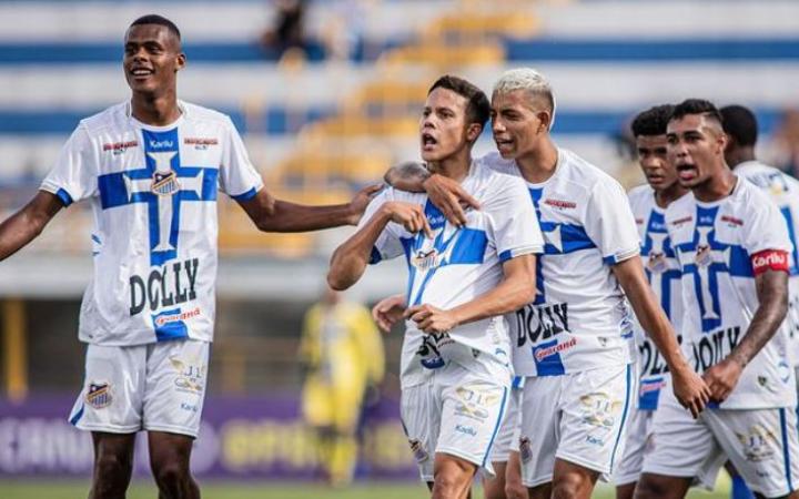 Depois do empate no tempo normal, por 1 a 1, os paulistas venceram a disputa de pênaltis por 5 a 4 (Foto/Agência Futebol do Interior)