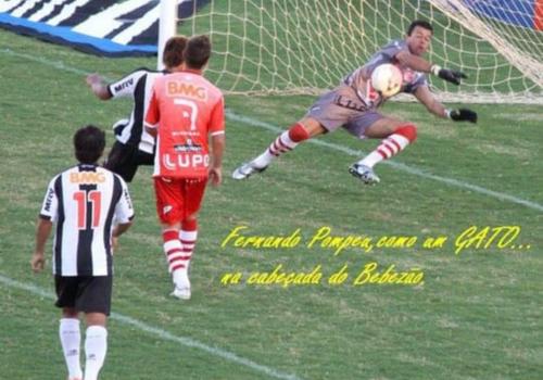 Fernando Pompéu fazendo defesa com a camisa do USC (Foto/Divulgação)