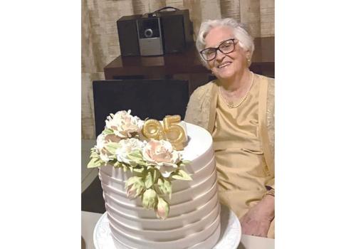 Cumprimentos especiais da coluna à grande matriarca Bernadete de Freitas Gomes, super querida por todos, na plenitude de seus 95 anos de vida completados e festejados no último fim de semana (Foto/Arquivo Pessoal)