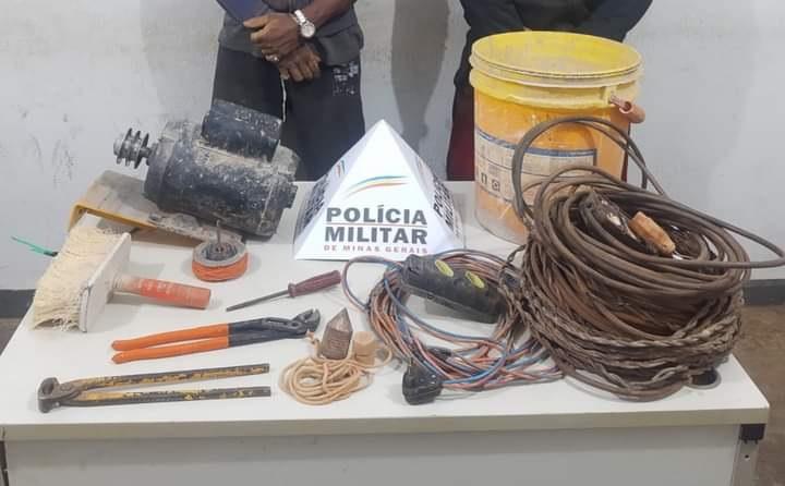 Ferramentas, maquinários e cabos furtados em construções pelos dois suspeitos, que confessaram a prática do crime  (Foto/Divulgação)