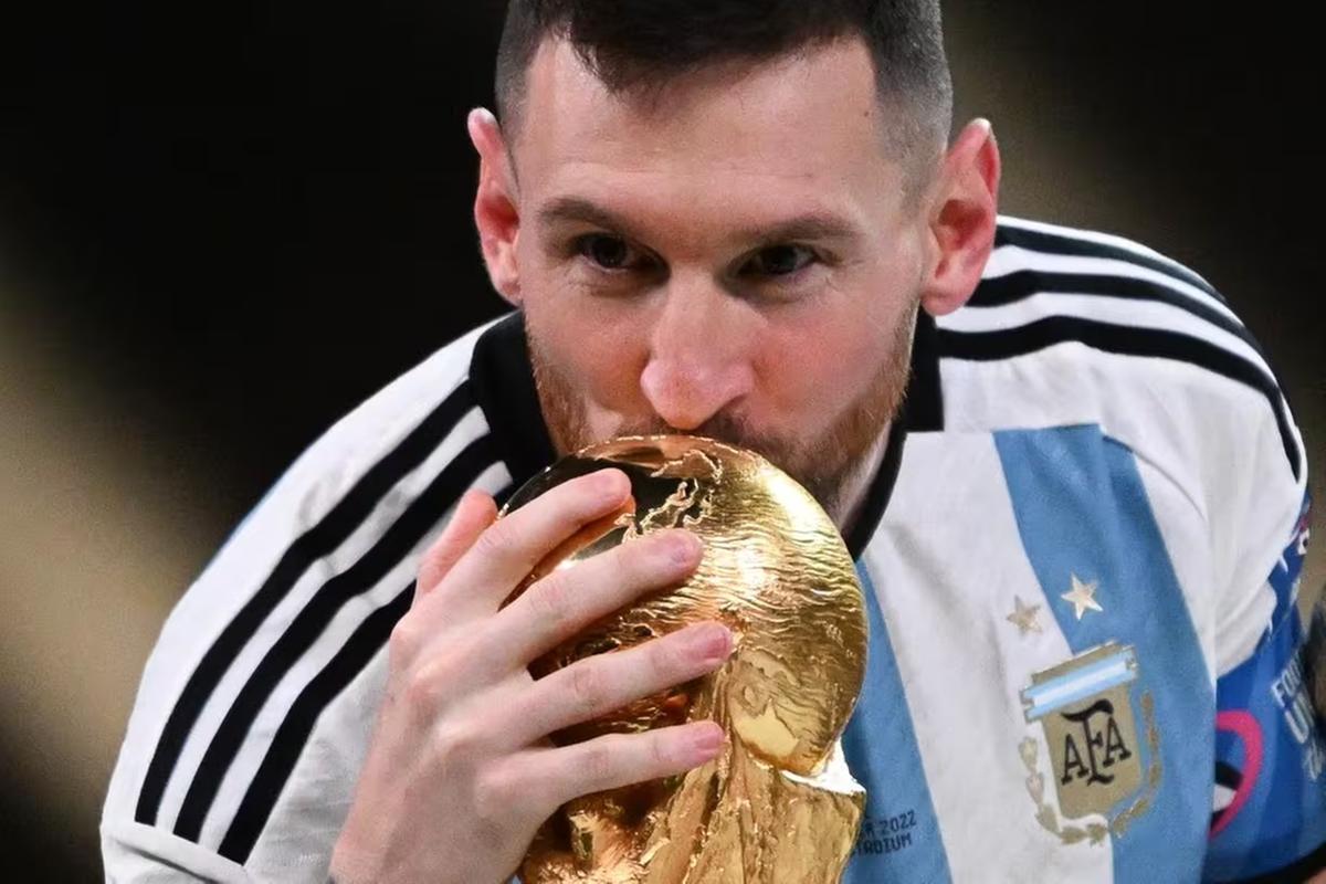 Messi segue vibrando com a conquista da Copa do Mundo (Foto/Kirill KUDRYAVTSEV / AFP)