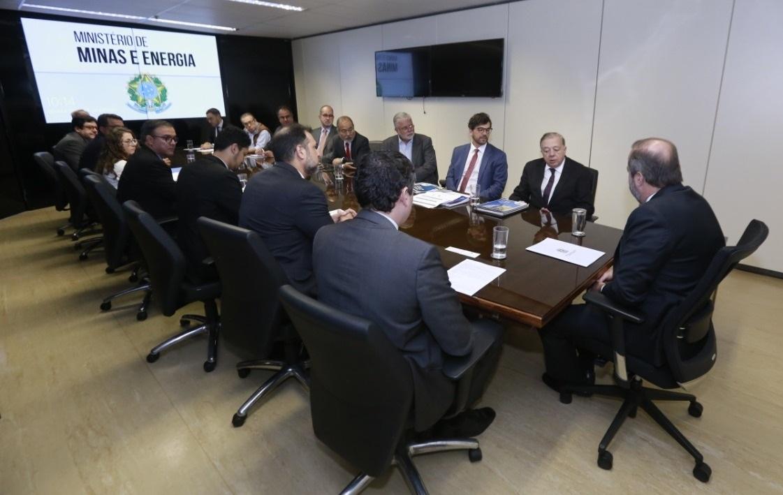 Reunião no Ministério das Minas e Energia contou com a presença do ex-prefeito Anderson e representantes da TGBC  (Foto/Divulgação)