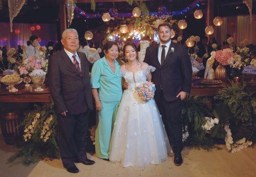 O jovem casal com os avós maternos dela, Sr.Tadaaki Aoyagi e Dona Julia Aoyagi (Fotos/Alex Pacheco)