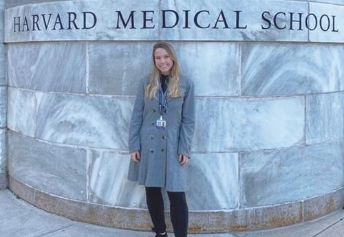 Luisa Mesquita, neta do Dr Paulo Mesquita, cursando sexto ano de Medicina na Usp está em temporada de estudos em Harward! Uma alegria para toda família (Foto/Arquivo Pessoal)