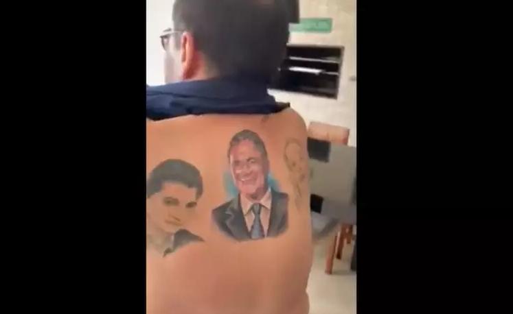 Kajuru exibe nova tatuagem nas costas (Foto/Reprodução/Redes sociais)