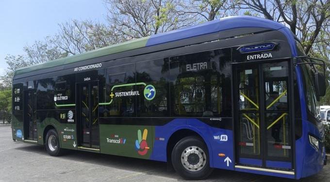 Várias cidades brasileiras têm adotado os ônibus elétricos no sistema de transporte coletivo (Foto/Reprodução)