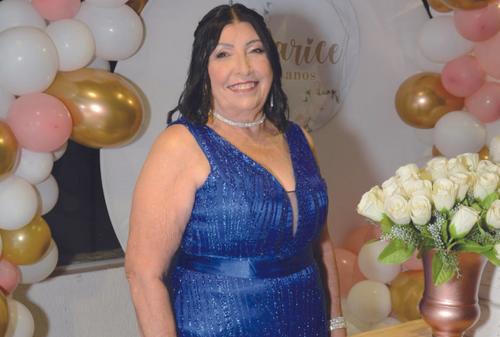 Clarice Fornazieri Pereira Borges completou seus 70 anos em grande estilo com direito a festa linda e alegre (Foto/Ian Produções)