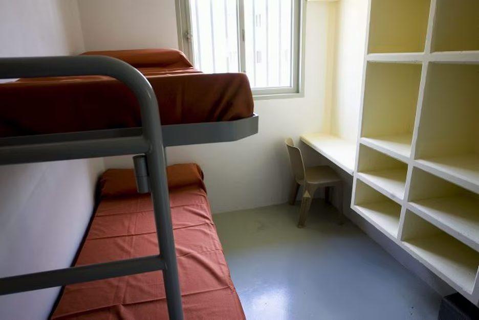 A área é conhecida por abrigar empresários, políticos e ex-policiais. O local possui um departamento de prisão provisória, como é o caso do brasileiro (Foto/Departamento de Justiça da Espanha)