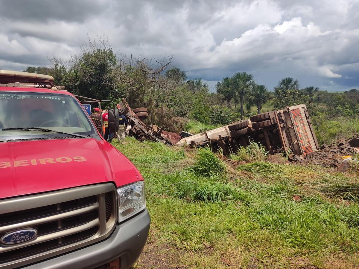 Acidente com vítima fatal na BR-262, próximo a Uberaba (Foto/Divulgação Corpo de Bombeiros)