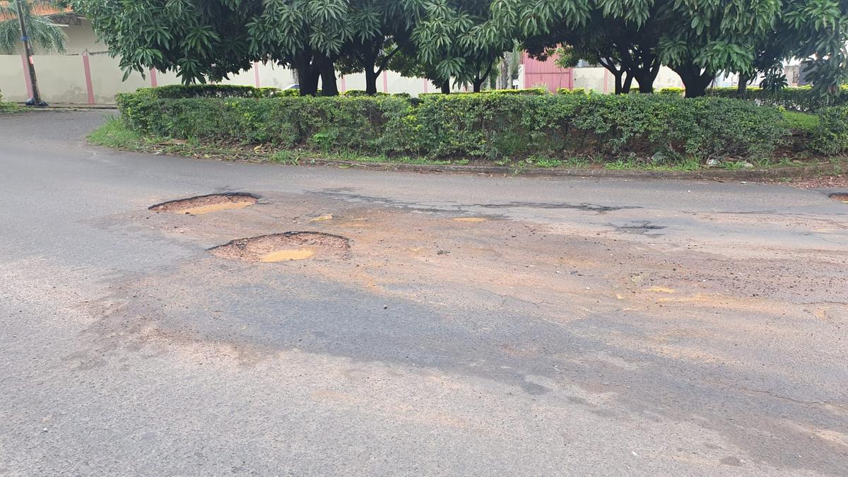 Buracos no bairro Maracanã (Foto/JC Duran)