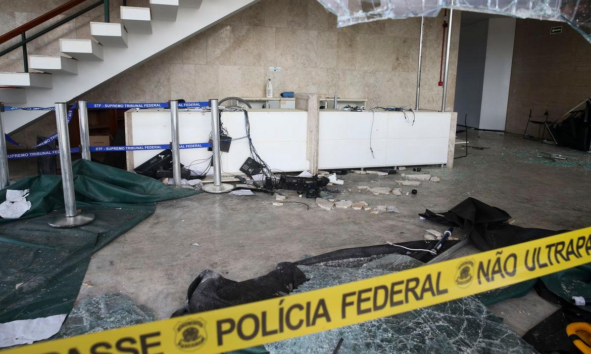 A nova denúncia envolve cinco pessoas que estiveram nos atos de depredação na Câmara dos Deputados (Foto/Agência Brasil)