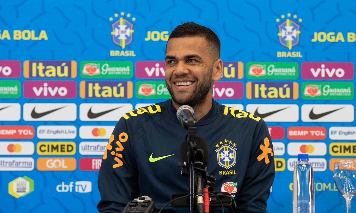 A contradição no depoimento de Daniel Alves foi determinante para o Ministério Público da Espanha pedir a prisão e a juíza aceitar (Lucas Figueiredo/CBF)