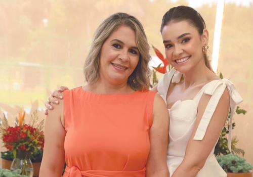 Larissa com sua mãe, Gislandia Ferreira Costa Nunes (Foto/Babi Magela)