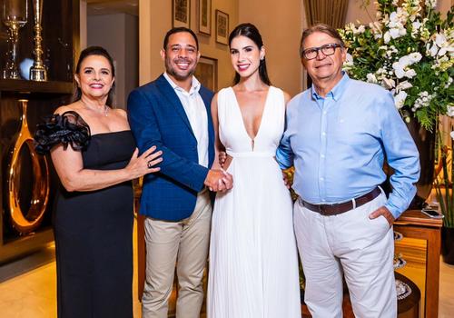 Letícia e Leopoldo com os pais dele, Cristina Hueb Barata e Gilberto Barata (Foto/Alysson Oliveira)