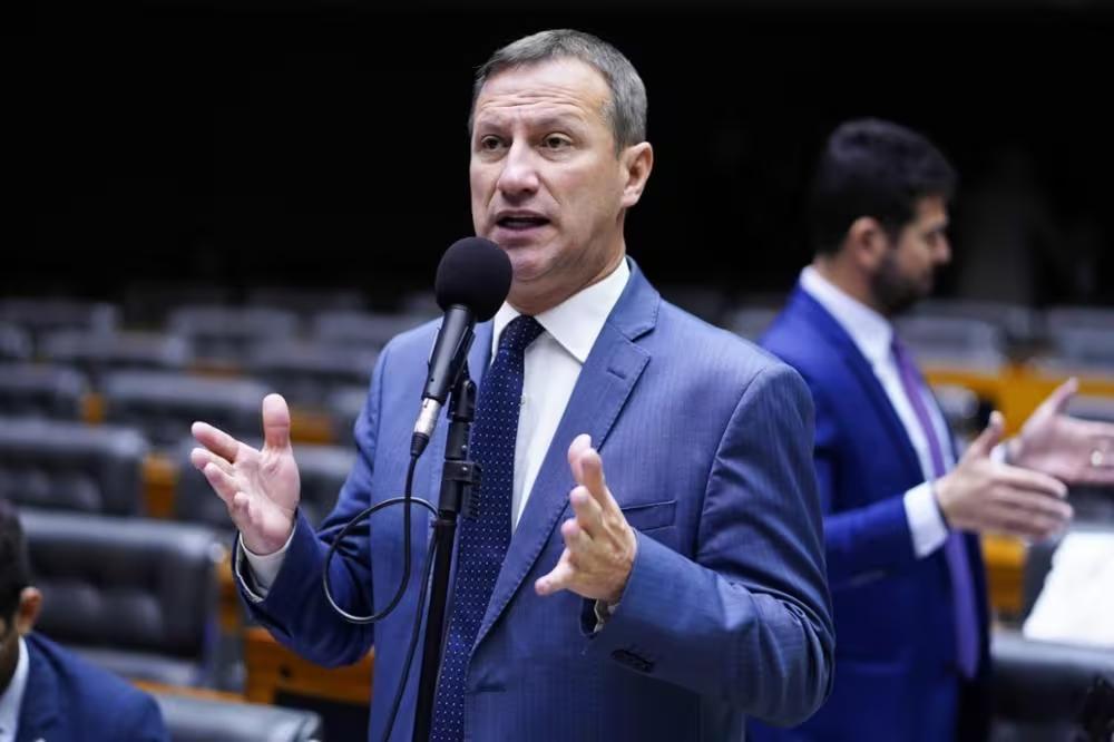 Deputado Sanderson protocolou pedido de impeachment de Lula (Foto/Pablo Valadares/Câmara dos Deputados)