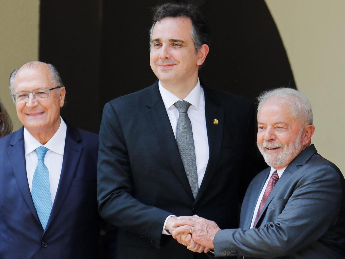 O vice-presidente Geraldo Alckimin, o presidente do Senado Rodrigo Pacheco e o presidente Lula (Sergio Lima/AFP)