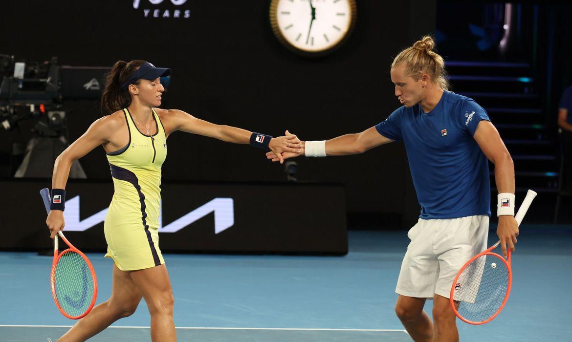 Pela primeira vez, uma parceria entre dois tenistas brasileiros é campeã de um Grand Slam (Foto/Divulgação/Tennis Australia)