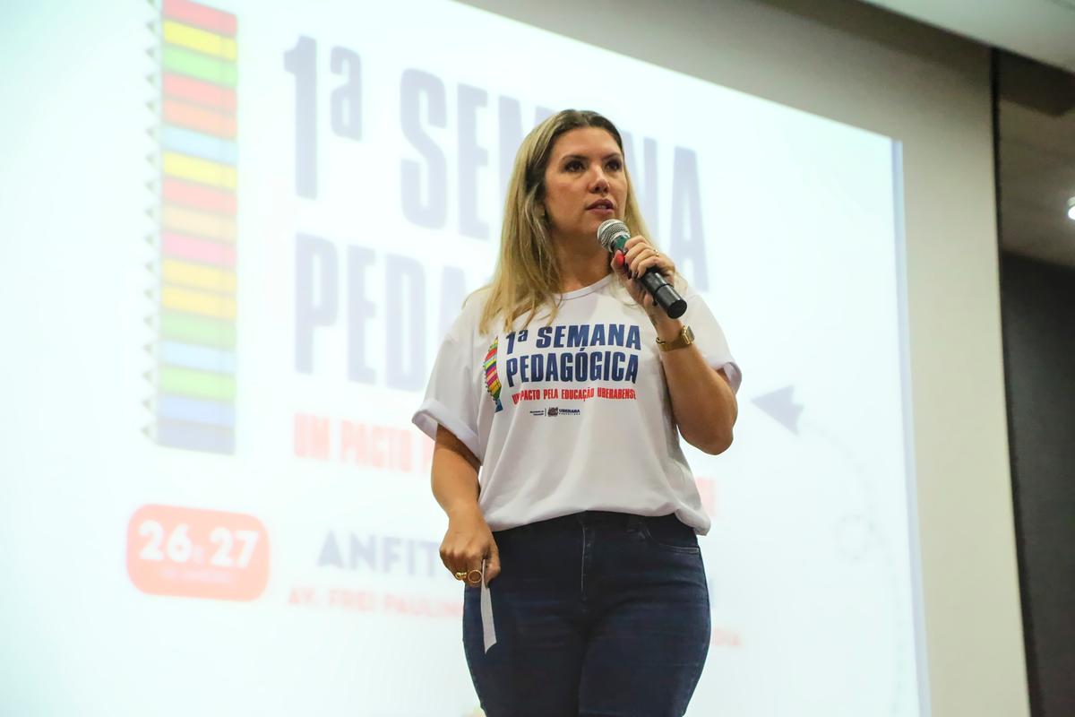 Prefeita Elisa Araújo participou da Semana Pedagógica (Foto/Divulgação)