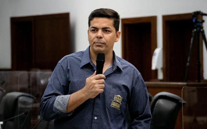 Presidente do Legislativo, vereador Fernando Mendes, estreia na condução das sessões legislativas na quarta-feira (Foto/CMU/Rodrigo Garcia)