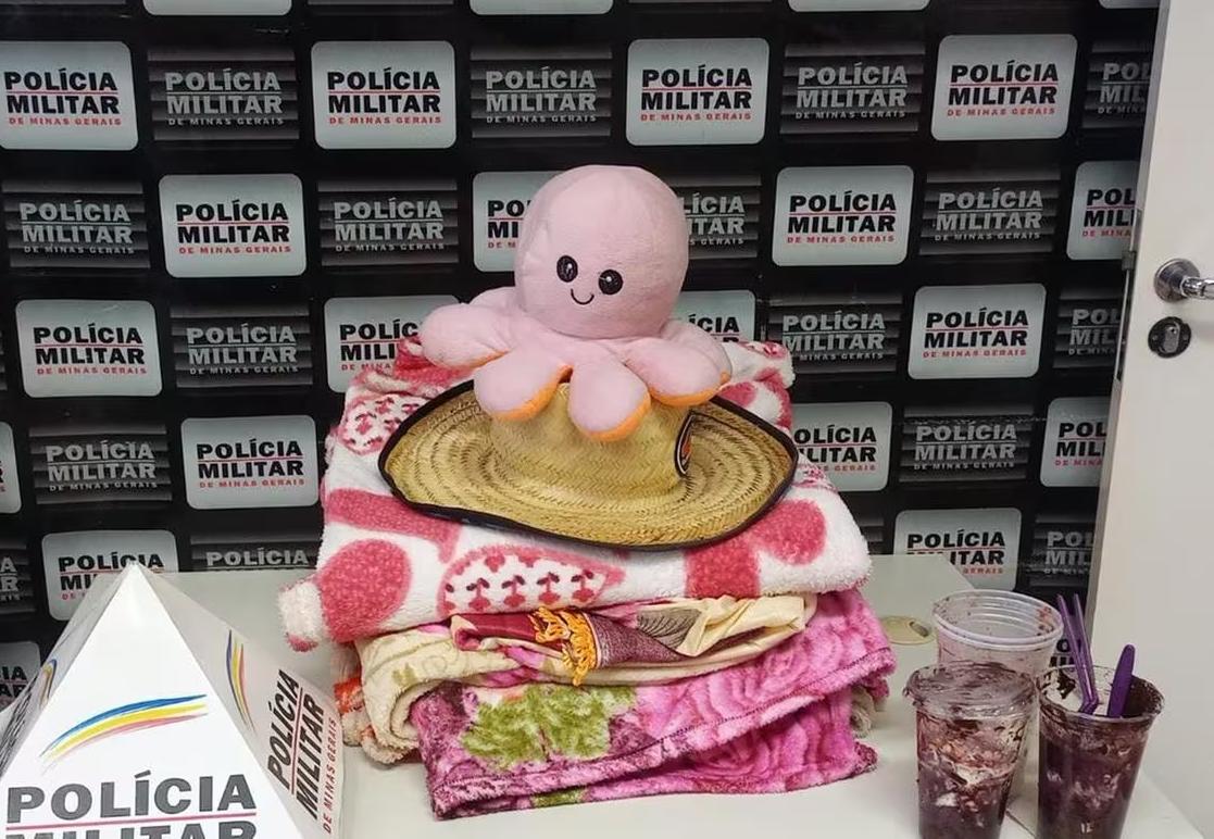 Material apreendido com os suspeitos  (Foto/Polícia Militar/Divulgação)