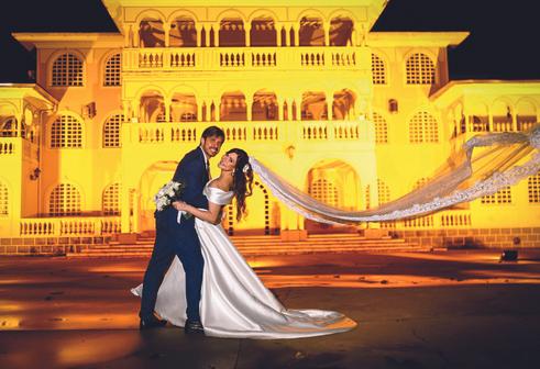 Gustavo Colucci de Sousa e Mariana Gomide Sabbag protagonizaram um romântico casamento no último sábado (Fotos/Alex Pacheco)