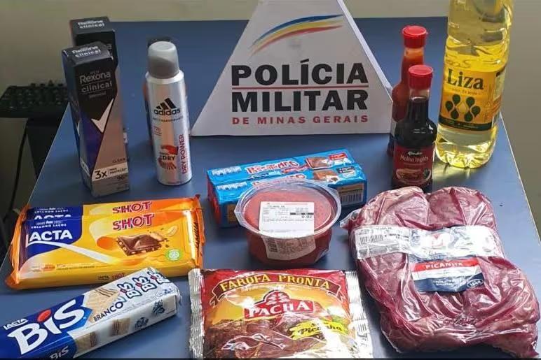 O homem saiu do estabelecimento, mas foi abordado e contido até a chegada dos policiais (Foto/Polícia Militar/Divulgação)