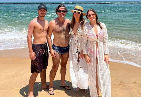 Helbert Higino de Cuba e Miria Rezende foram com os filhos Bruno e Larissa curtir dias de sol e mar na paradisíaca Praia do Francês em Maceió (Foto/Arquivo Pessoal)